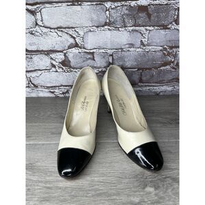 Saks Fifth Ave Fenton Last Ivory Black Cap Patent Leather Heels Women 5M US/35EU